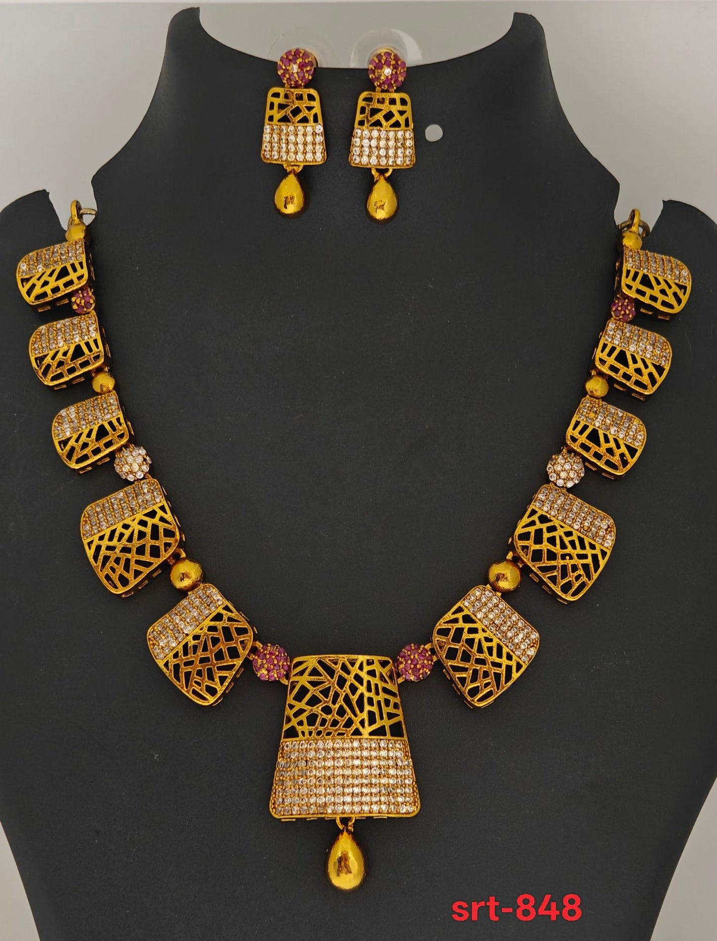 Radha's Jewellery Model 016