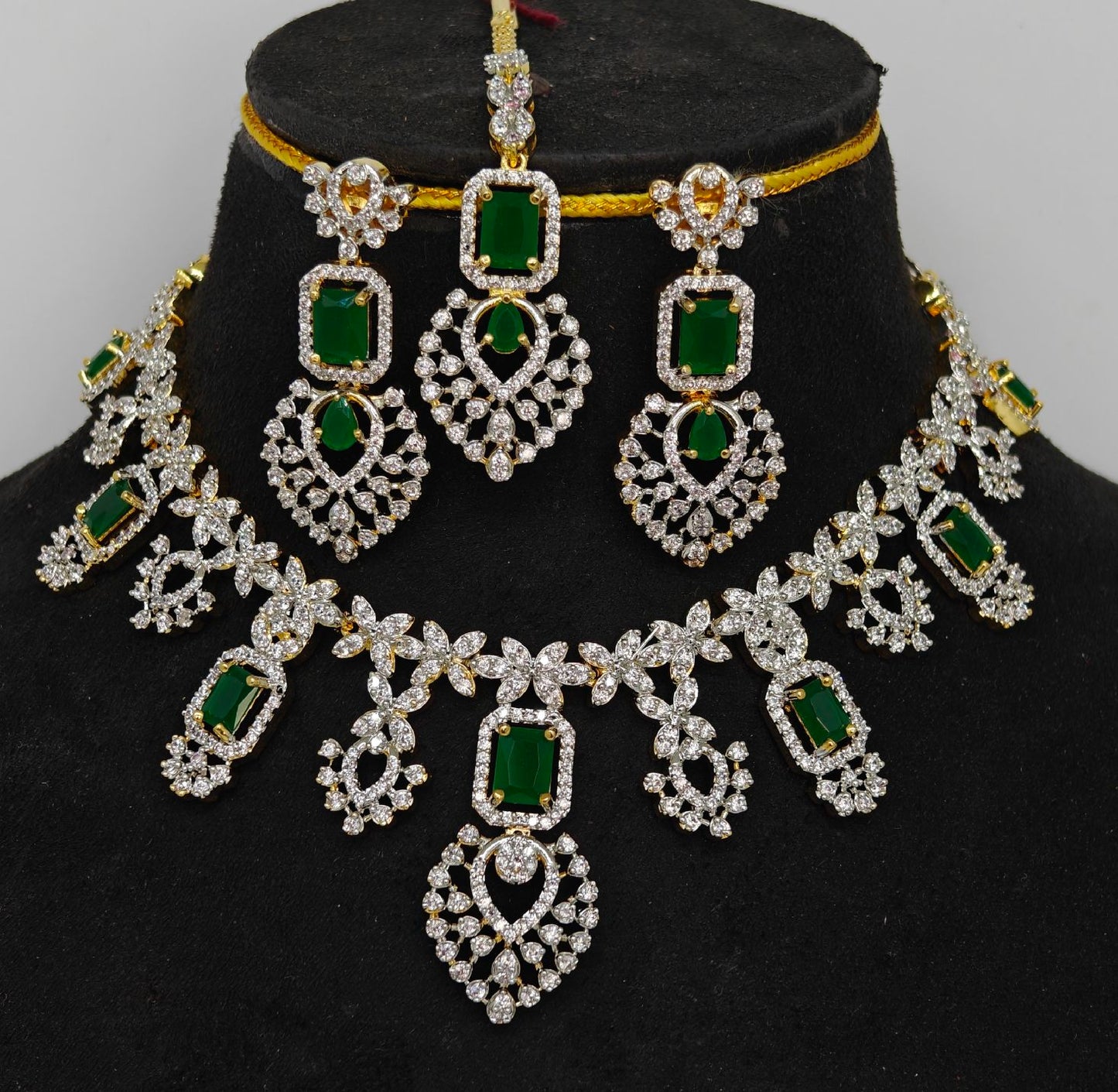 Radha's Jewellery Model 036