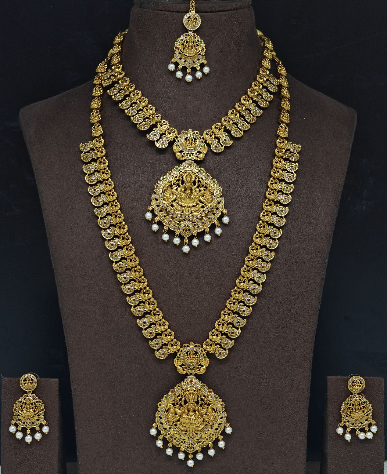 Radha's Jewellery Model 032