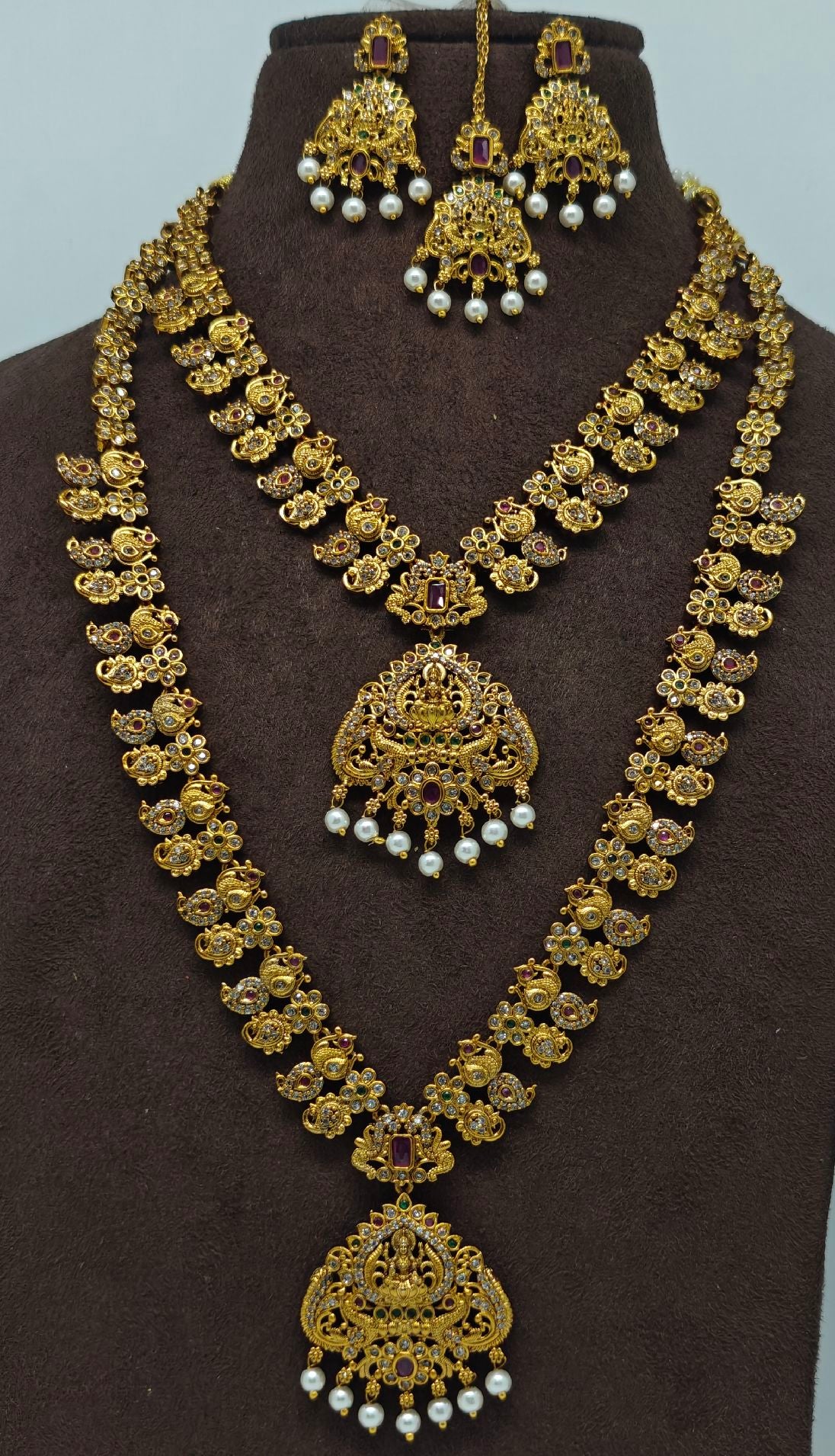 Radha's Jewellery Model 034