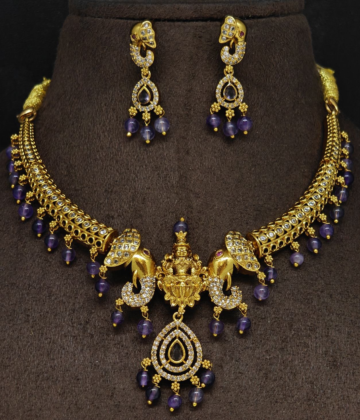 Radha's Jewellery Model 014