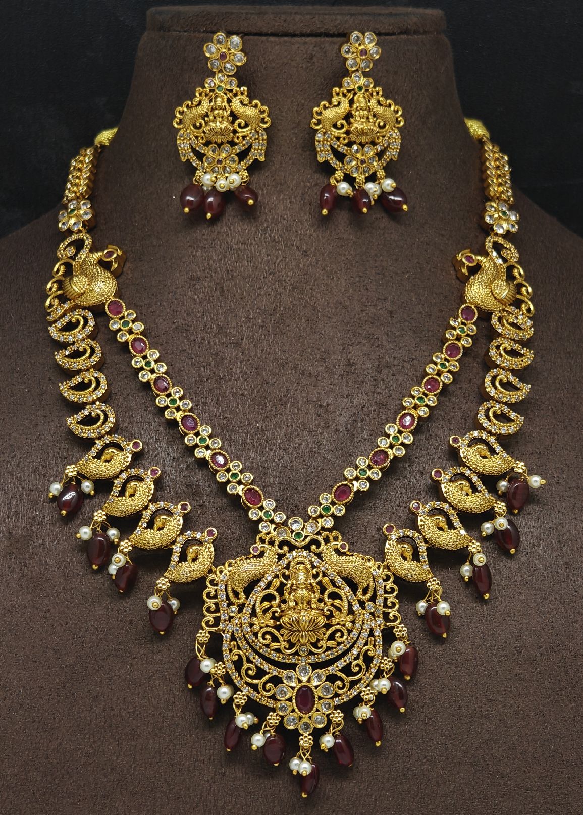 Radha's Jewellery Model 027