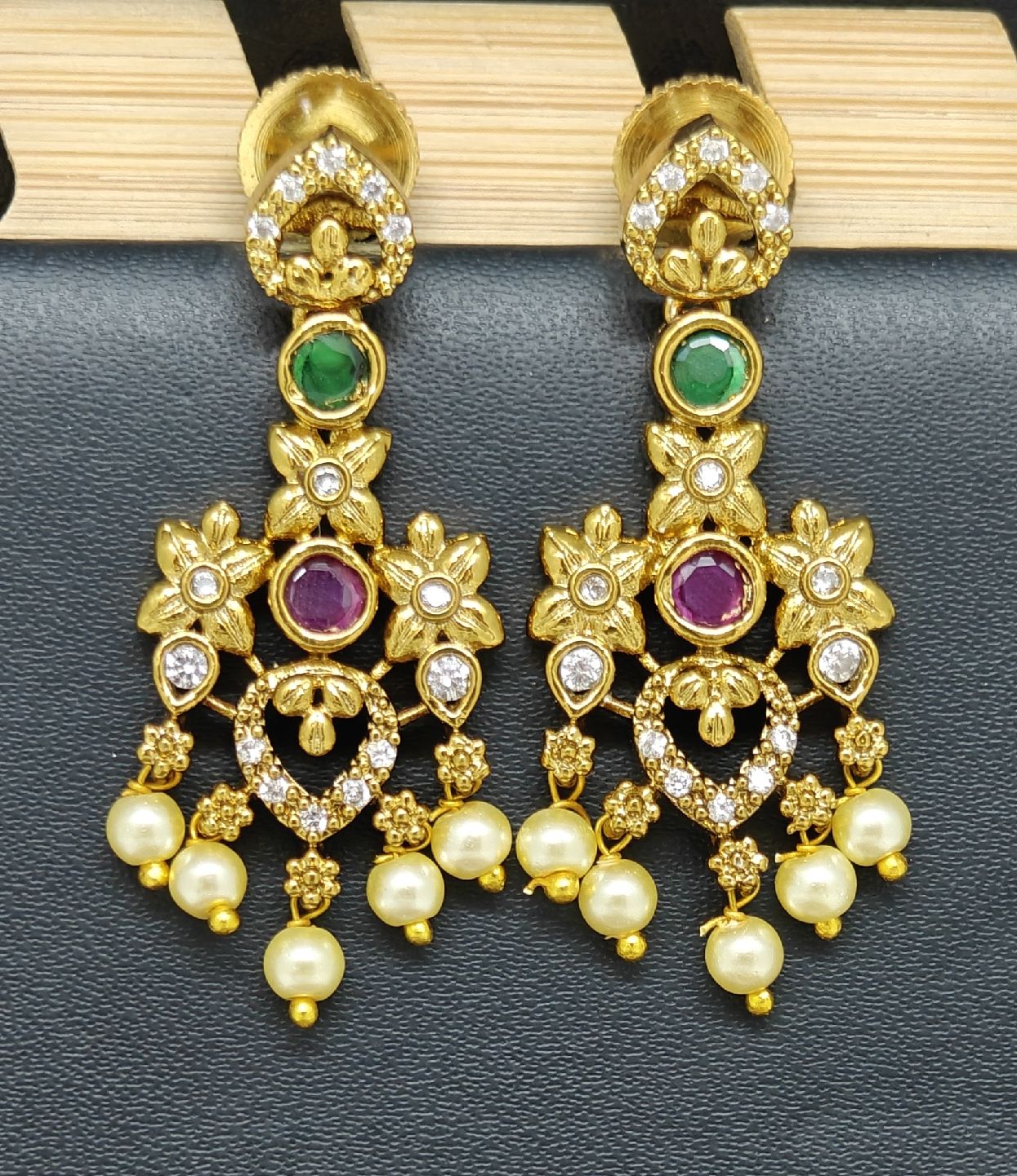 Radha's Jewellery Basic  Model 041