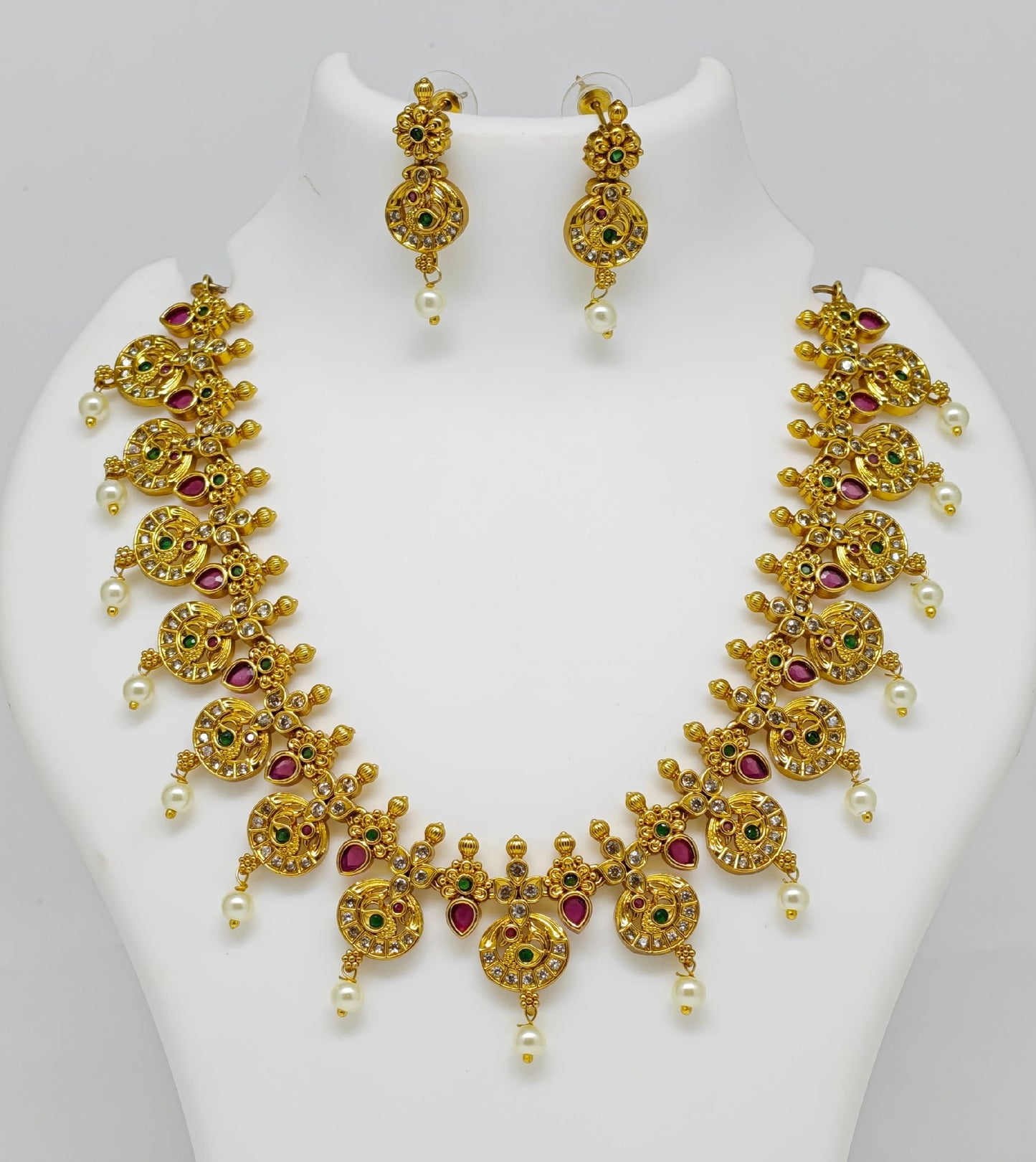 Radha's Jewellery  Model 010