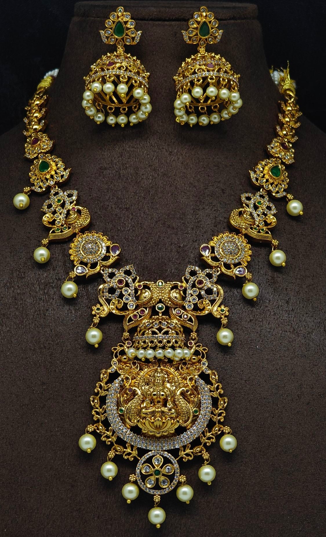 Radha's Jewellery  Model 028